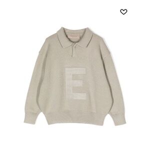 FEAR OF GOD ESSENTIALS
logo-patch knitted polo shirt